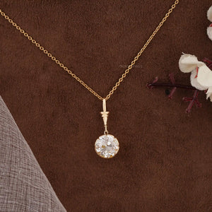 Luxury OEC Round Diamond Pendant