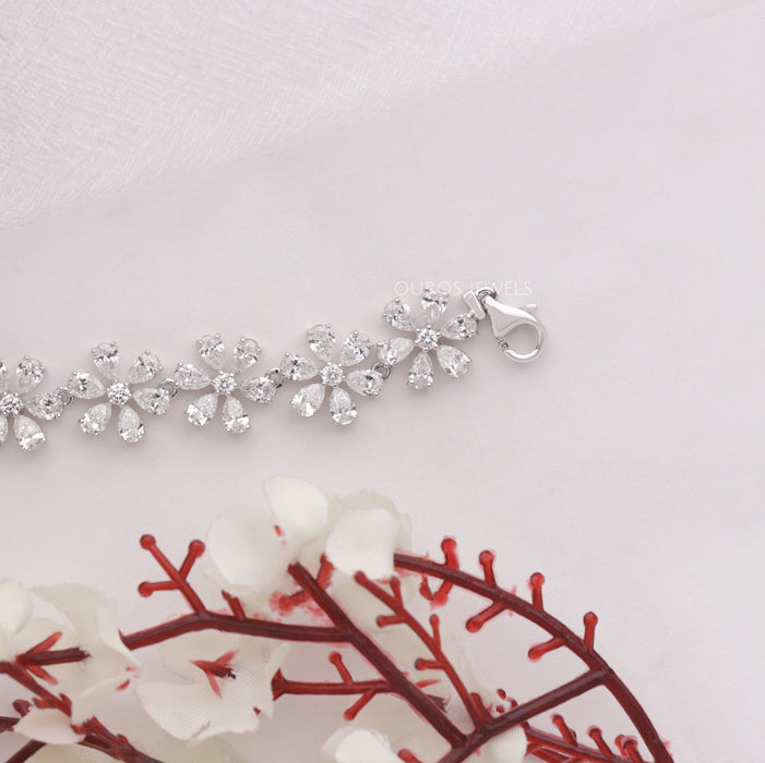 Floral Style Birne Schliff Labor diamant Armband 