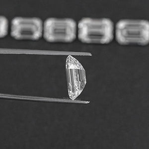 IGI-zertifizierter, im Labor gezüchteter Diamant im Smaragdschliff