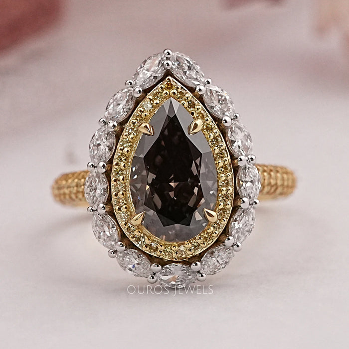 Brauner Birnenschliff Double Halo mit Verlobungsring