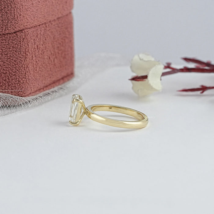 6.75 Karat Criss Schliff Laborgezüchteter Solitär Diamantring