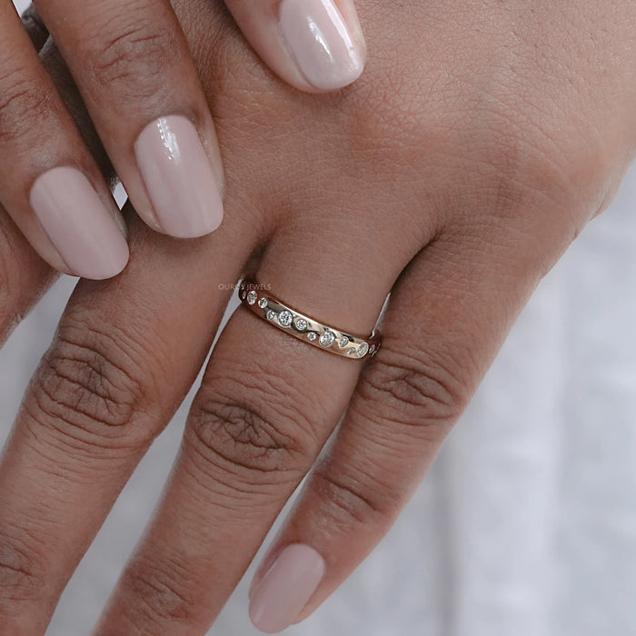 Round Lab Diamond Flush Set Wedding Band