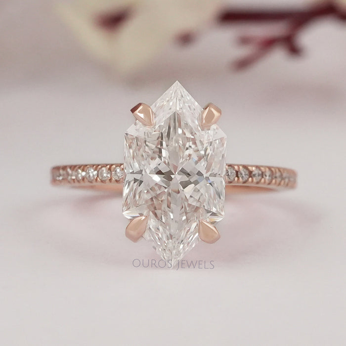 Niederländischer Marquise Schliff Solitaire Akzentuierung Diamantring