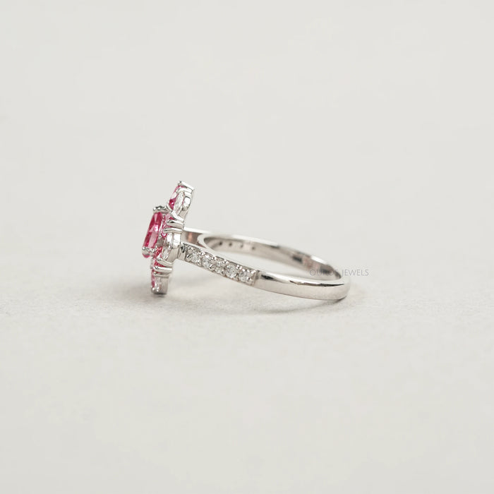 Fancy Pink Halo Lab Diamantring im Birnen- und Herzschliff