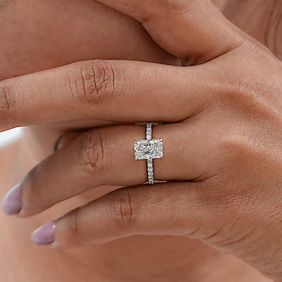 Radiant Schliff Solitär Akzentuierung Diamant Verlobungsring