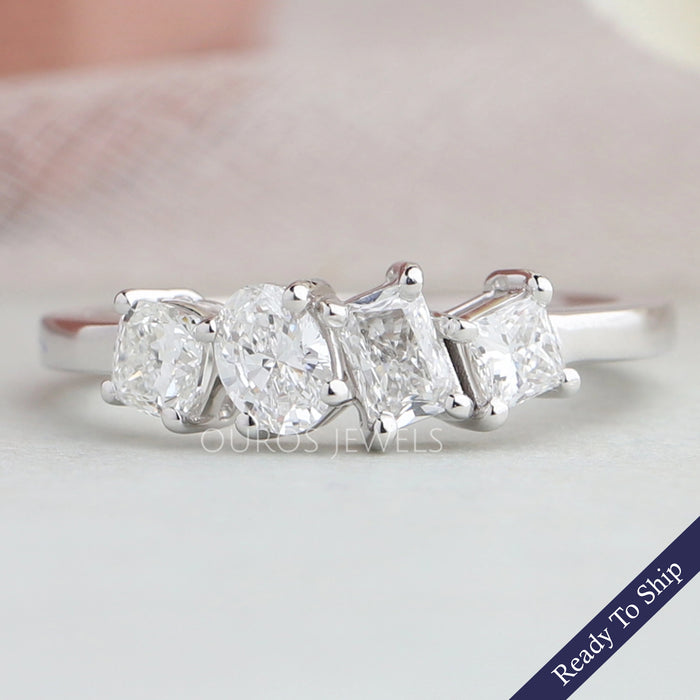 Zierlicher Diamantring in mehreren Formen