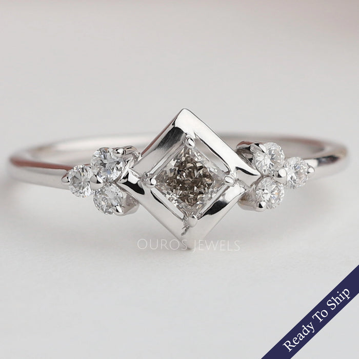 Zierlicher Ring im Olive Princess-Stil mit rundem Labordiamanten