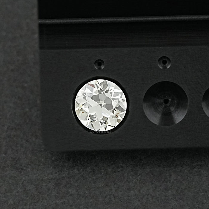 OEC Blumenmuster Rundschliff Diamant