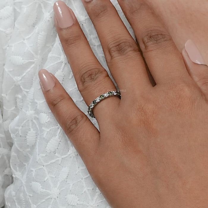 Blaue und olivgrune runde Diamant Trauringe