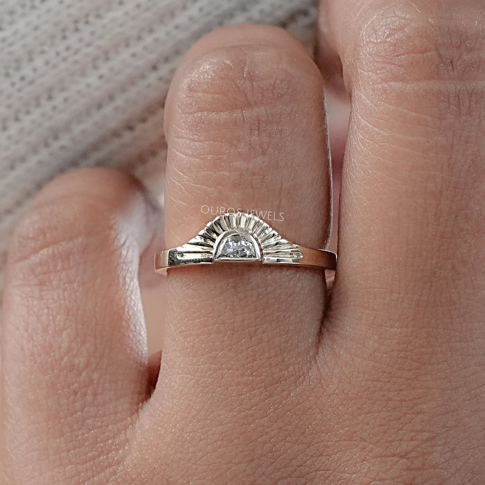 Halbmondschliff Labordiamant Solitär Ring