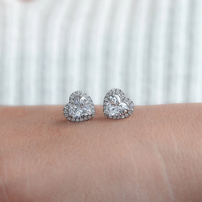 Herzförmige Diamant Ohrringe mit Halo 