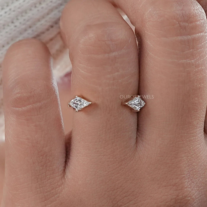 Offener Manschettenring mit zwei Steinen und Labordiamanten im Kite-Schliff