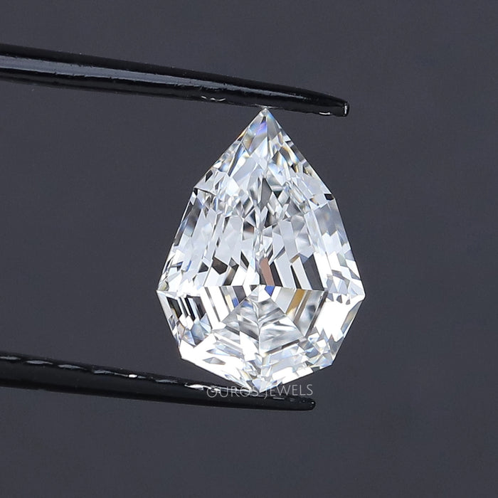 1,50 Karat Stufenschliff Birne Labor Diamant