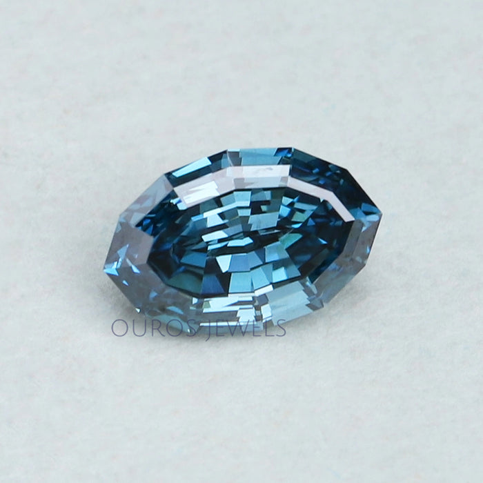 1,03 Karat Stufenschliff Blauer ovaler Labor Diamant 