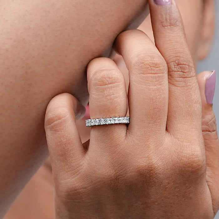 Eternity-Ring mit Labordiamanten im Prinzessschliff