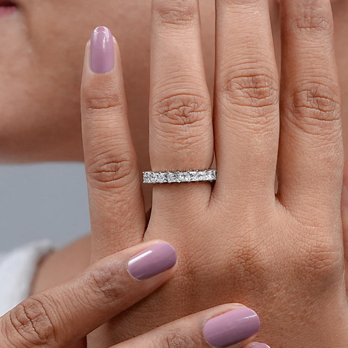 Eternity-Ring mit Labordiamanten im Prinzessschliff