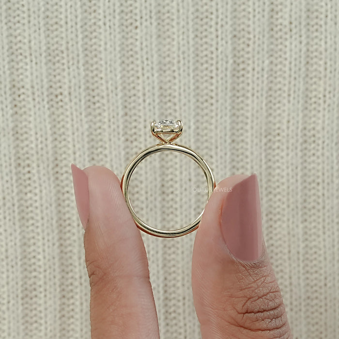 6.75 Karat Criss Schliff Laborgezüchteter Solitär Diamantring