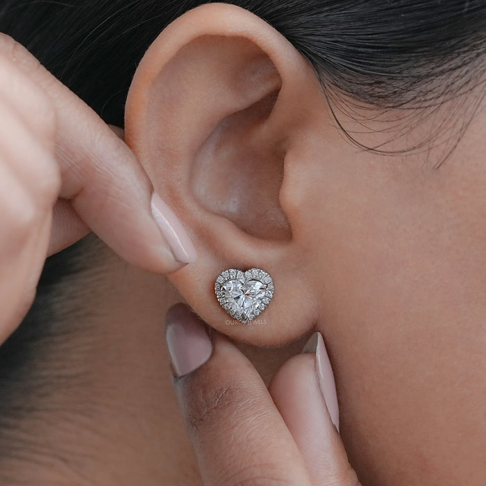 Herzförmige Diamant Ohrringe mit Halo 
