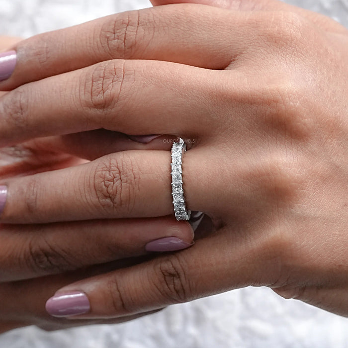 Eternity-Ring mit Labordiamanten im Prinzessschliff