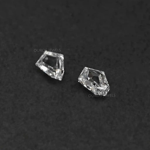 Modifiziertes, im Pfeilschliff gefertigtes Diamantpaar aus Laborzucht