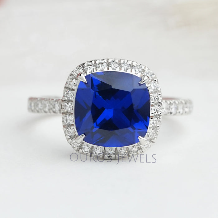 Natürlicher Blauer Kissen Schliff Halo Diamant Verlobungsring