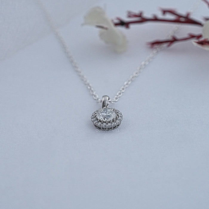 OEC Round Cut Halo Diamond Pendant
