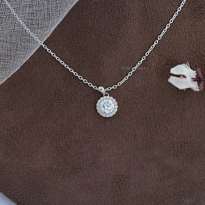 OEC Round Cut Halo Diamond Pendant