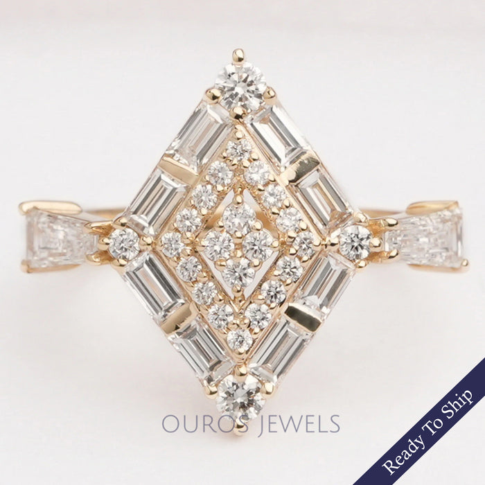 Drachenförmiger Verlobungsring mit Baguette- und rundem Diamantschliff im Halo-Stil