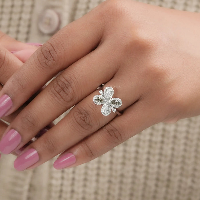 Einzigartiger floraler Ring mit Oliven- und Birnenschliff und Halo-Lab-Diamant