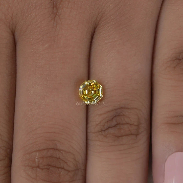 1,25 Karat Gelb Achteck Schliff Labor Diamant