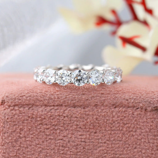 Round Diamond Wedding Band