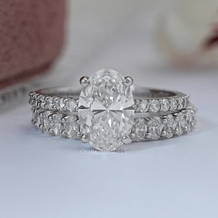 Ovale Form Labordiamant Verlobungsring Set