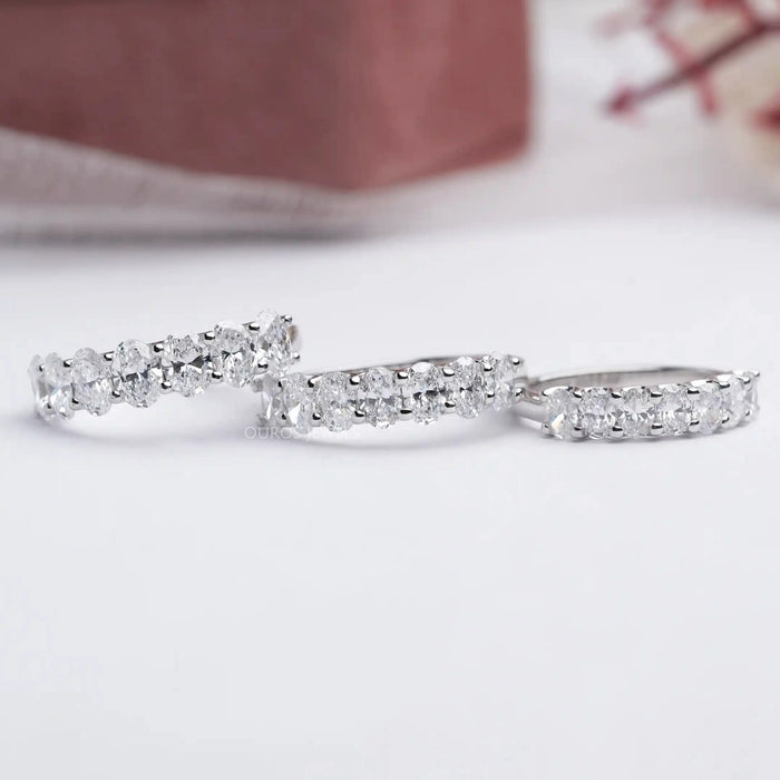 Ovaler Schliff Sieben Steine Labor Diamant Jubiläumsring