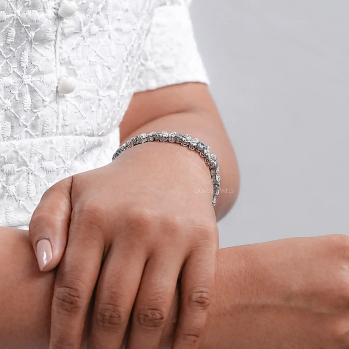 Pear Lab Diamond Flower Shape Bracelet