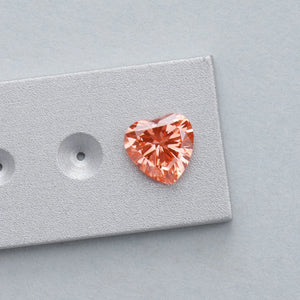 Lebendiges Rosa Herzform Labor Diamant - 0.90 Karat Jeder