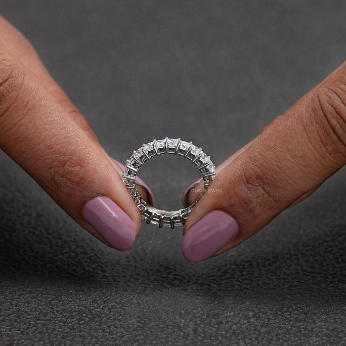 Eternity-Ring mit Labordiamanten im Prinzessschliff
