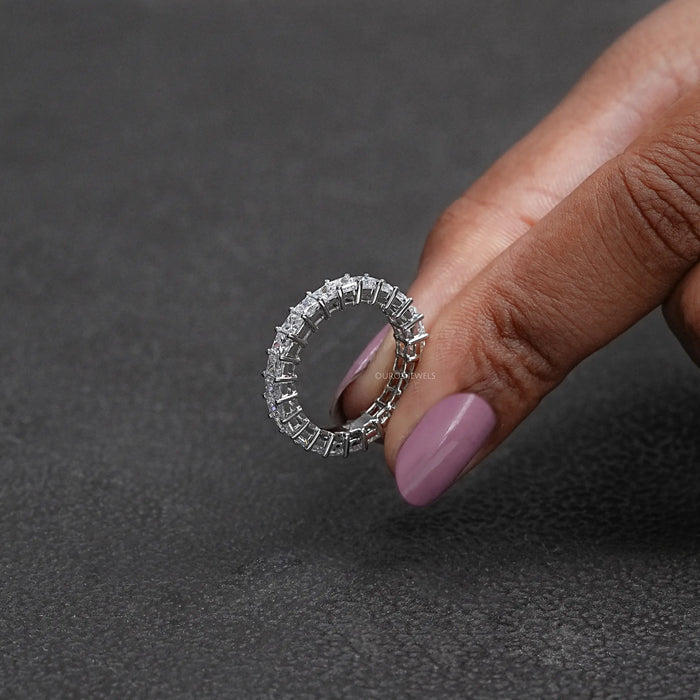 Eternity-Ring mit Labordiamanten im Prinzessschliff