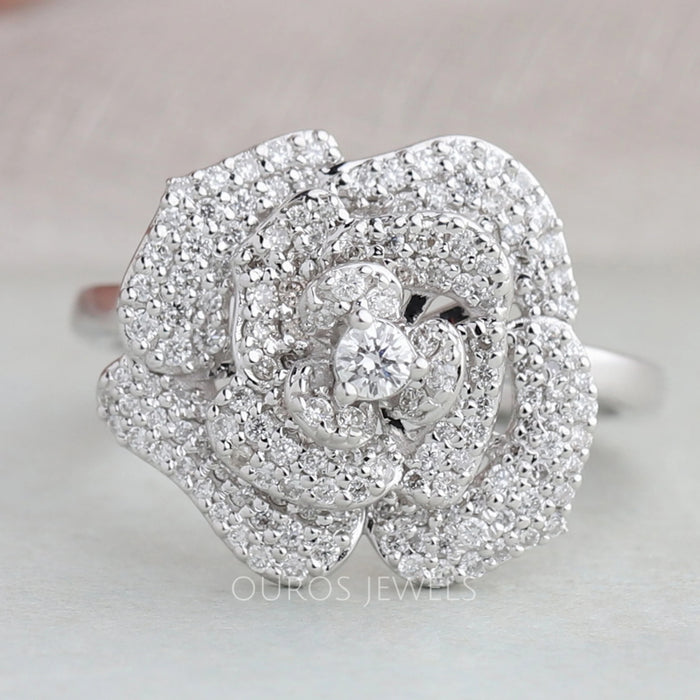 Runder Cluster Diamant Pave Set Ring