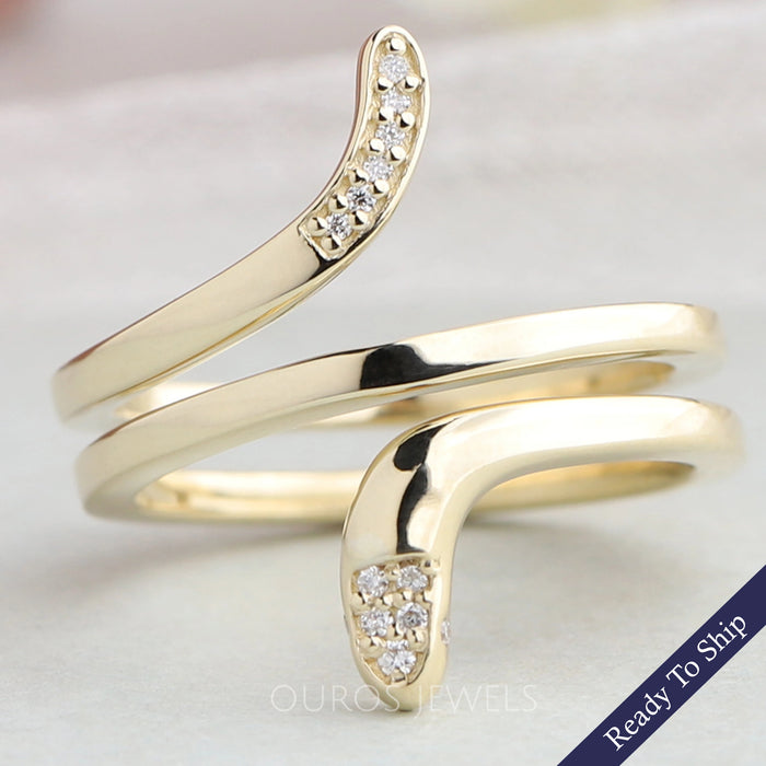 Verlobungsring mit rundem Diamanten in Schlangenform