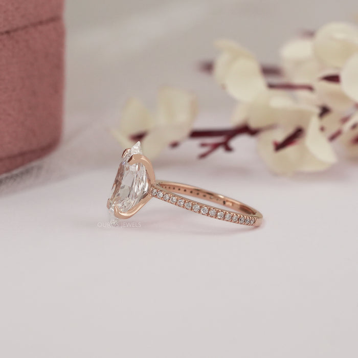 Niederländischer Marquise Schliff Solitaire Akzentuierung Diamantring