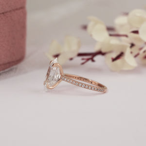 Niederländischer Marquise Schliff Solitaire Akzentuierung Diamantring