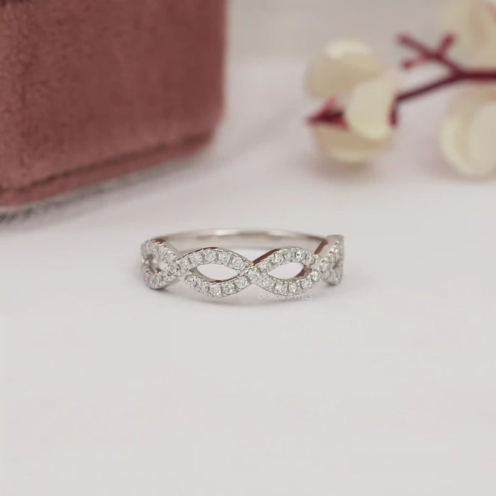 round diamond infinity band