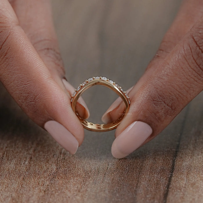 Round Lab Diamond Double Wave Curved Band