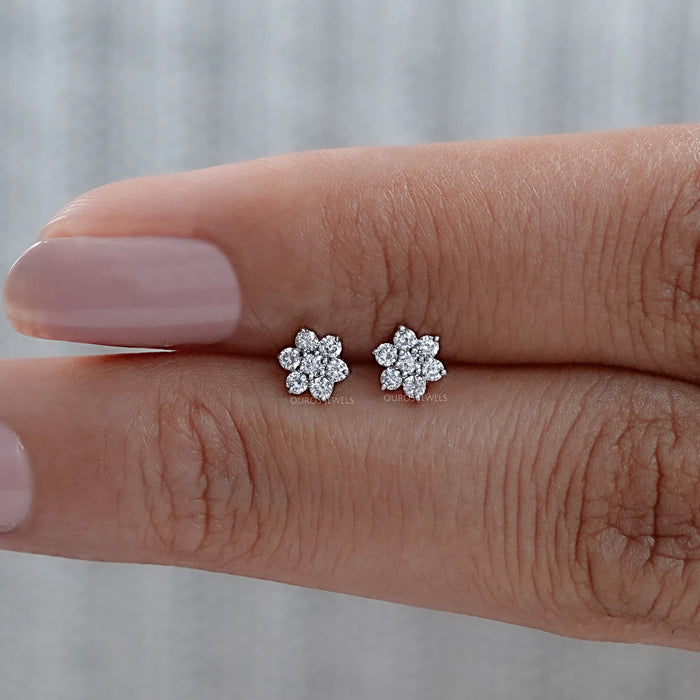 Rosa & Blauer Runder Diamant Ohrring mit Blumenmuster