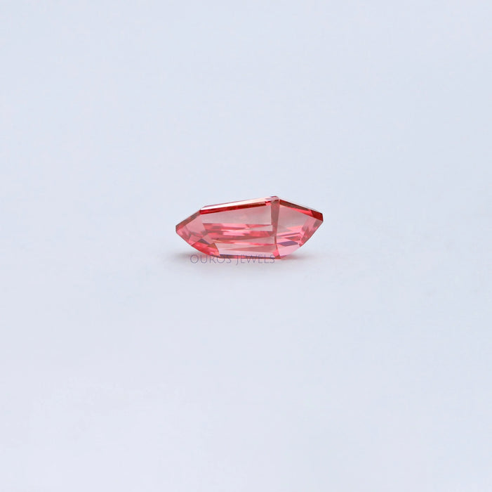 Konfliktfreier Labordiamant im Schildschliff in antiker Form