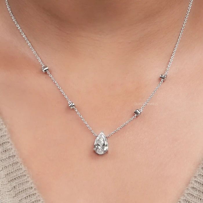 pear diamond solitaire pendant necklace 