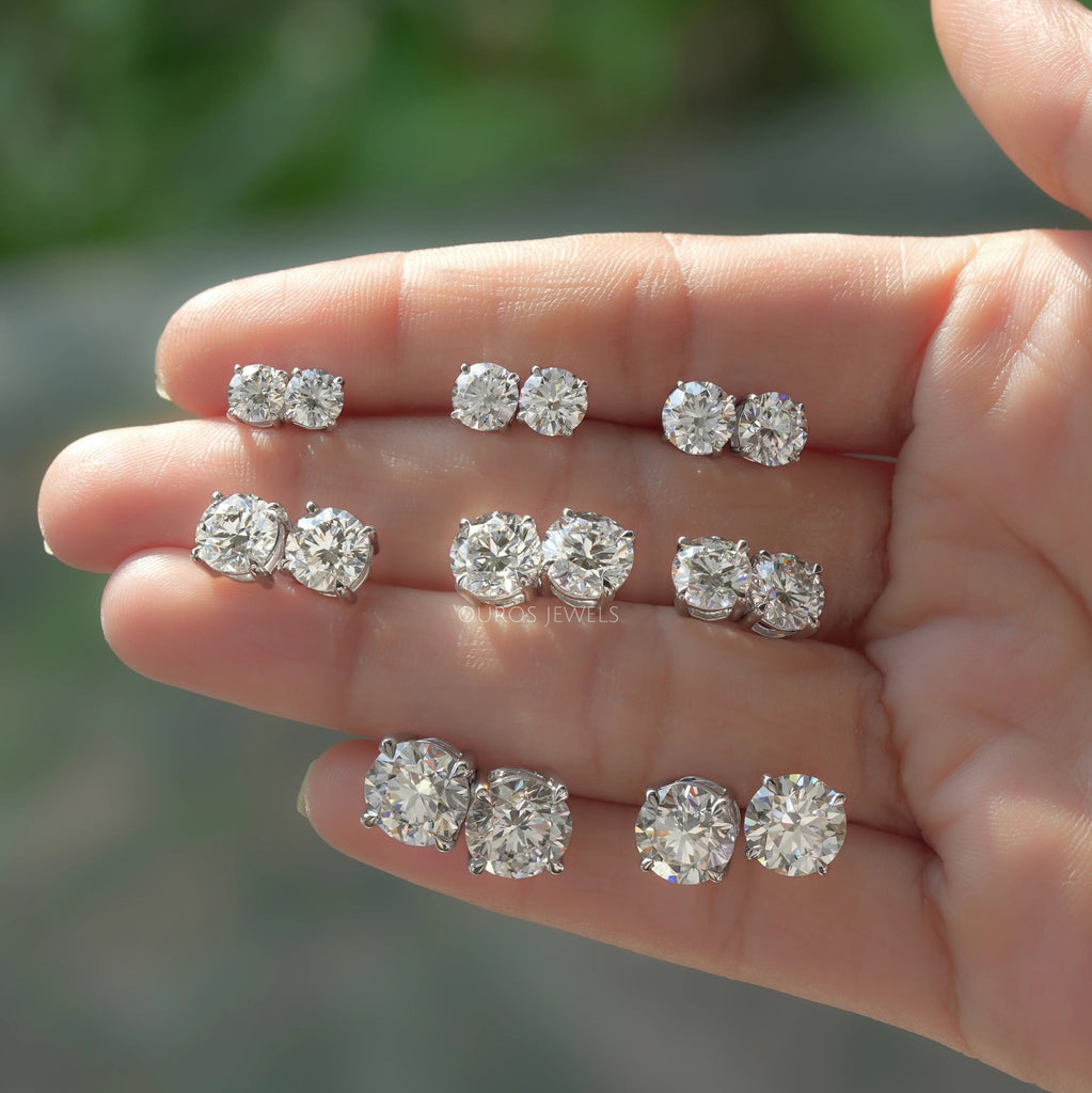 IGI-zertifizierte Ohrstecker mit runden, im Labor gezüchteten Diamanten