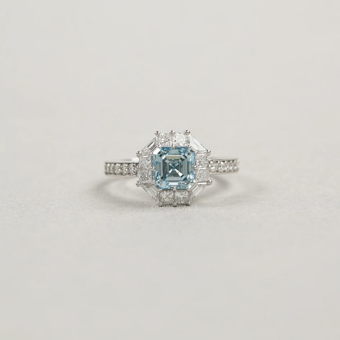 Ausgefallener blauer Halo-Ring im Asscher-Schliff mit Akzent-Lab-Diamant