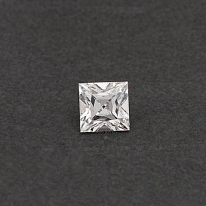 Quadratischer, im französischen Stil hergestellter Diamant 