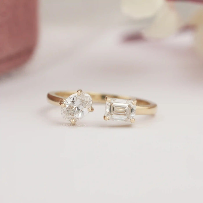 Oval And Emerald Diamond Toi Moi Engagement Ring